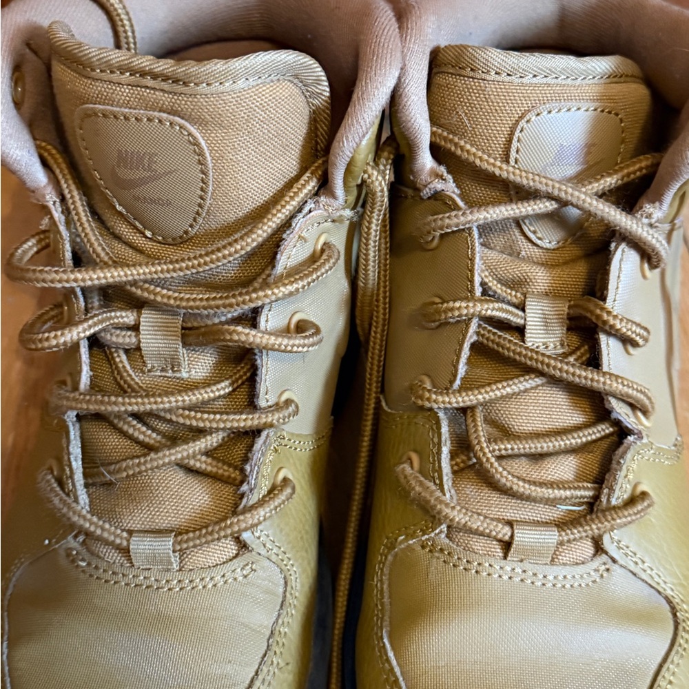 Nike Kids Tan and Navy Boots - Picture 3 of 6
